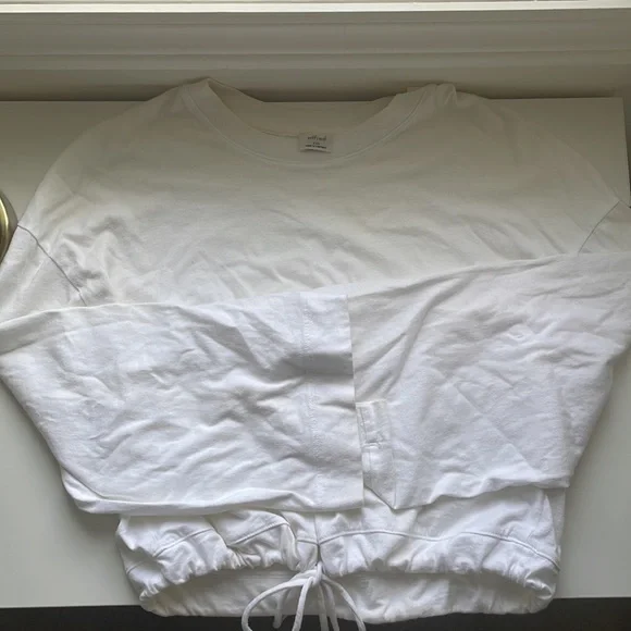 Aritzia/Wilfred White Longsleeve Tie Up Bottom Shirt - Picture 3 of 5